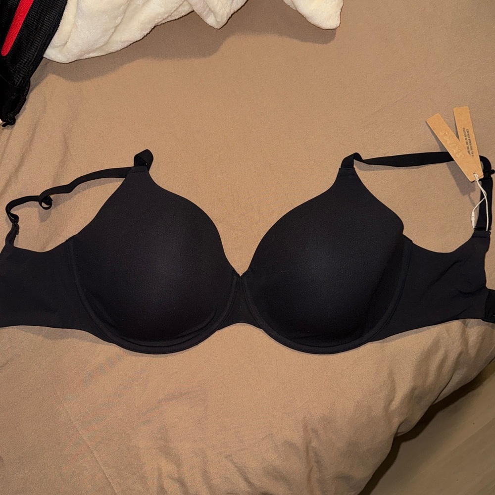 SKIMS Brand New 34DDD